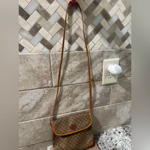 Vintage Gucci Tan Shoulder Handbag - Picture 7 of 7
